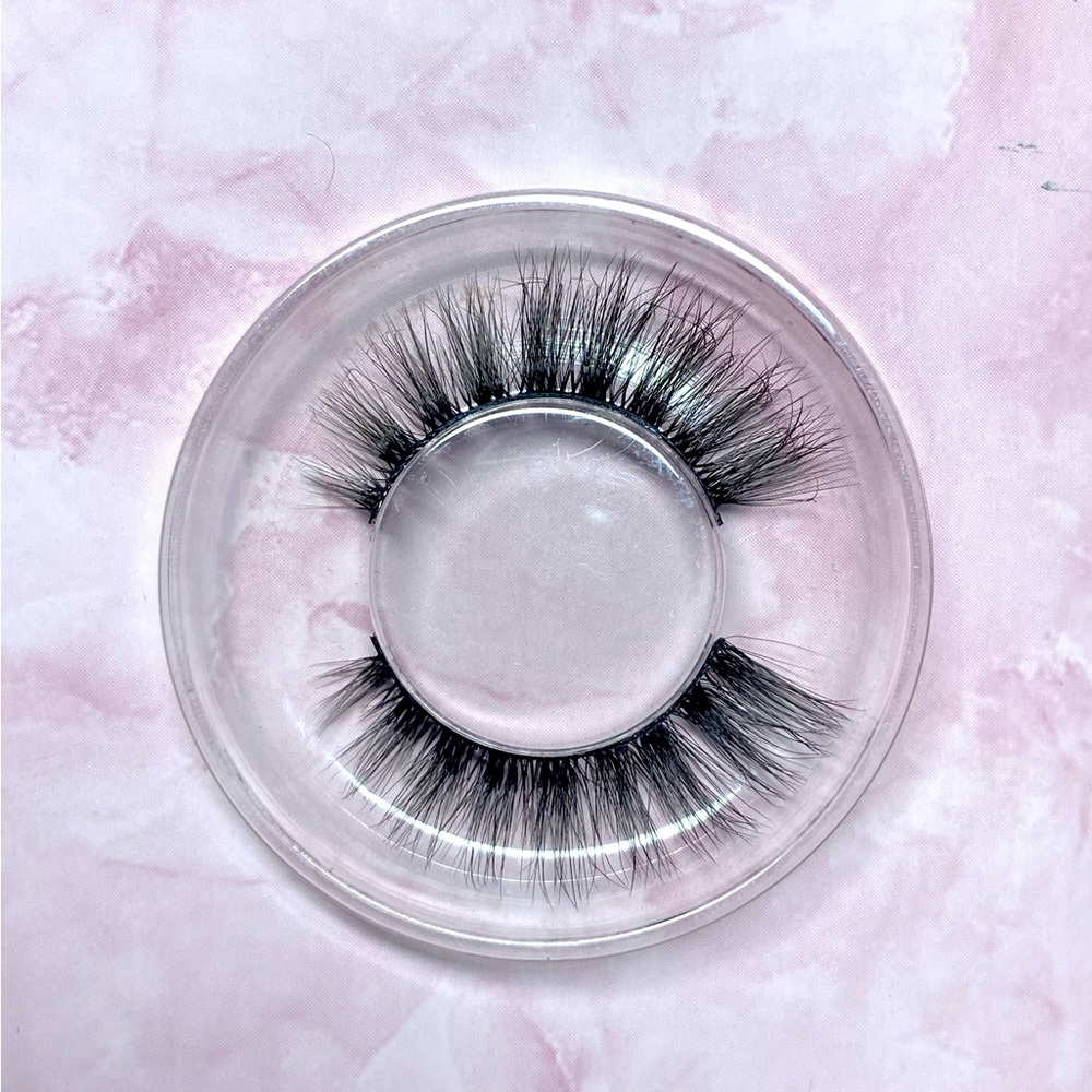 LASH STRIP